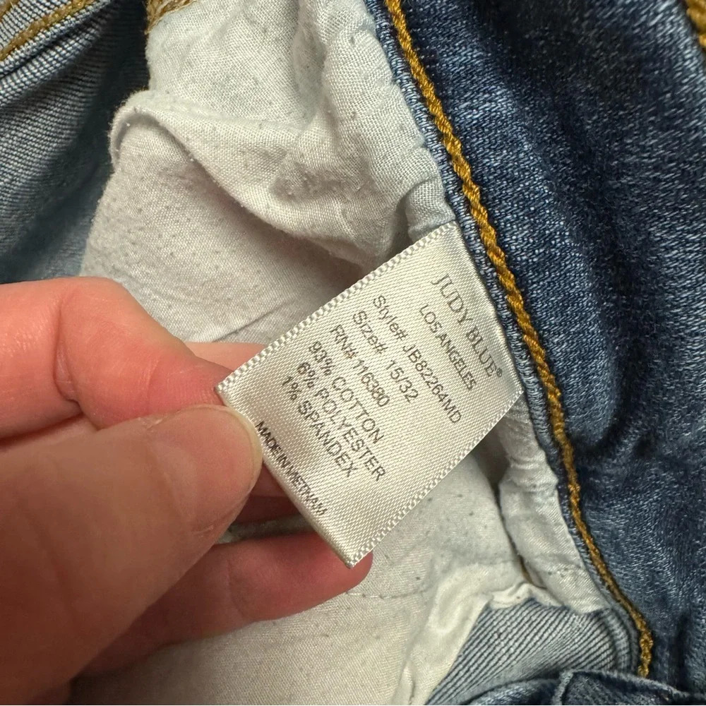 Judy Blue Midrise Distressed Bootcut Jeans - Size 15 - Picture 10 of 14